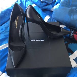 Yves Saint Laurent Anja Pumps